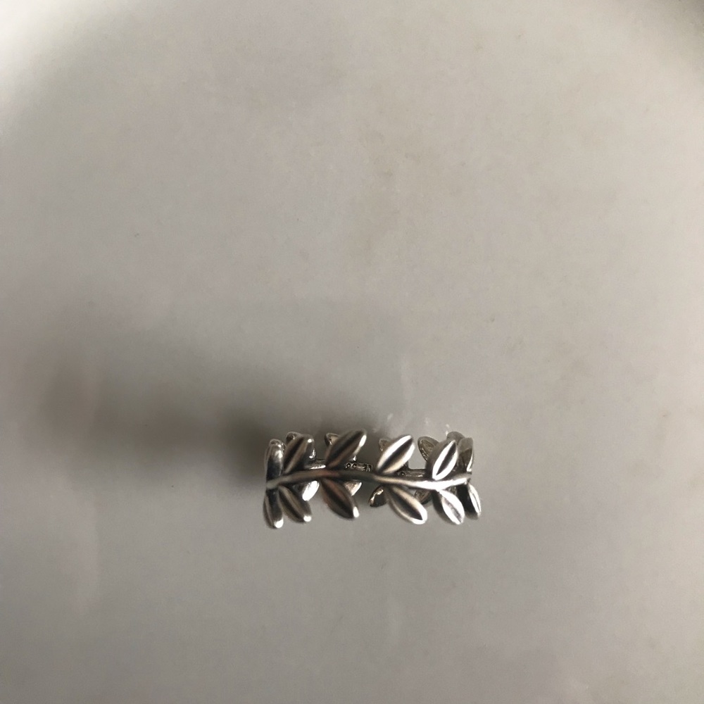 Pandora Laurel Wreath ring